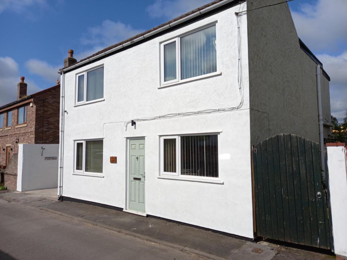 Pet Friendly Beautiful Detached Cottage Close To Spurn Point, Easington And Withersea Kingston upon Hull Dış mekan fotoğraf